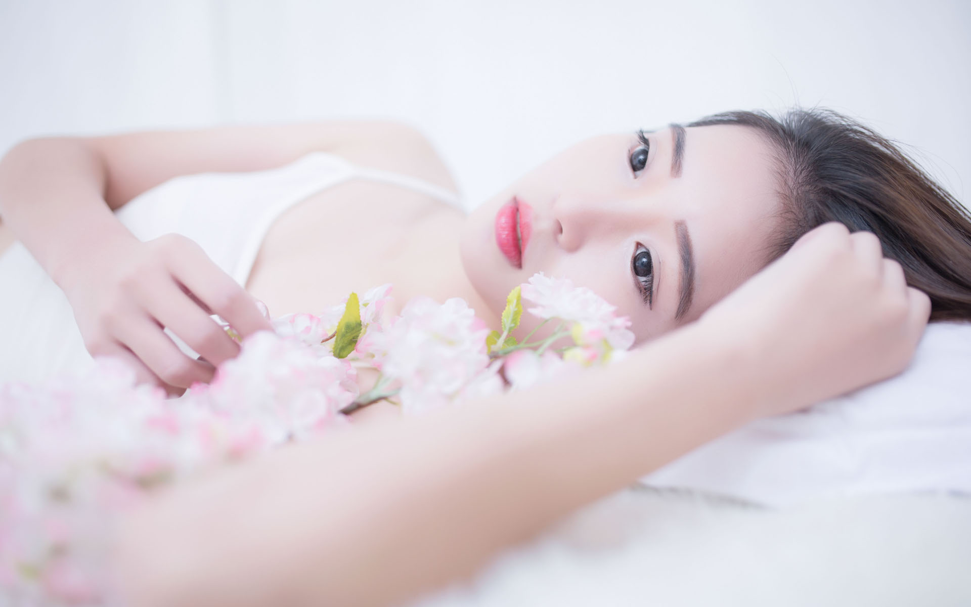 杭州投用无人机足球基地 吸引青少年“空中对抗”